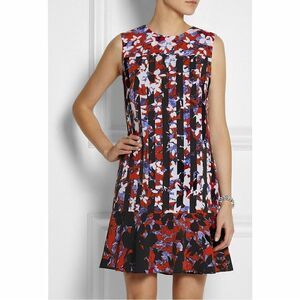 Peter Pilotto for Target  Red Crepe Sheath Fluted Hem
Dress Sz XS